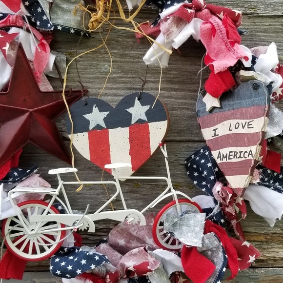 Americana Rag Wreath Fourth of July - Picture 1 of 4
